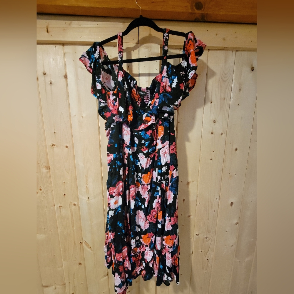TORRID Hanky Hem Ruffle Skater Midi Dress - Gauze Floral Black Size 4